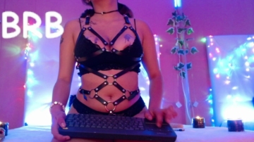 liz_bennett  18-07-2021 sweetass Female